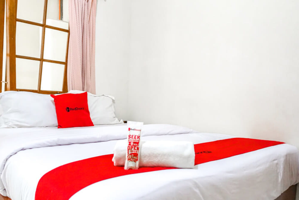RedDoorz Room