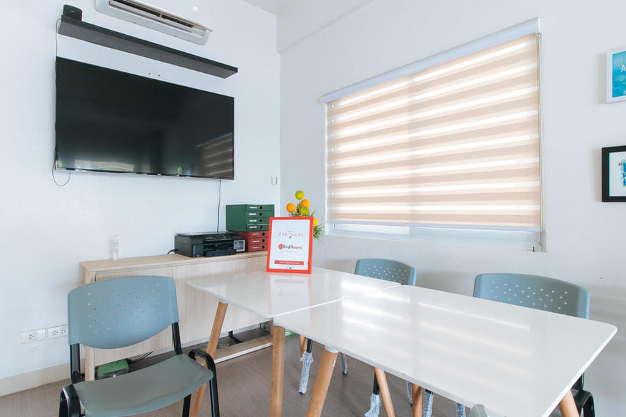 RedDoorz Plus @ Alpina Heights Paranaque