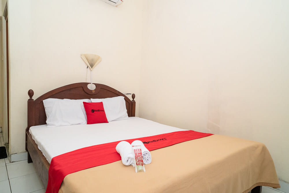 RedDoorz Room
