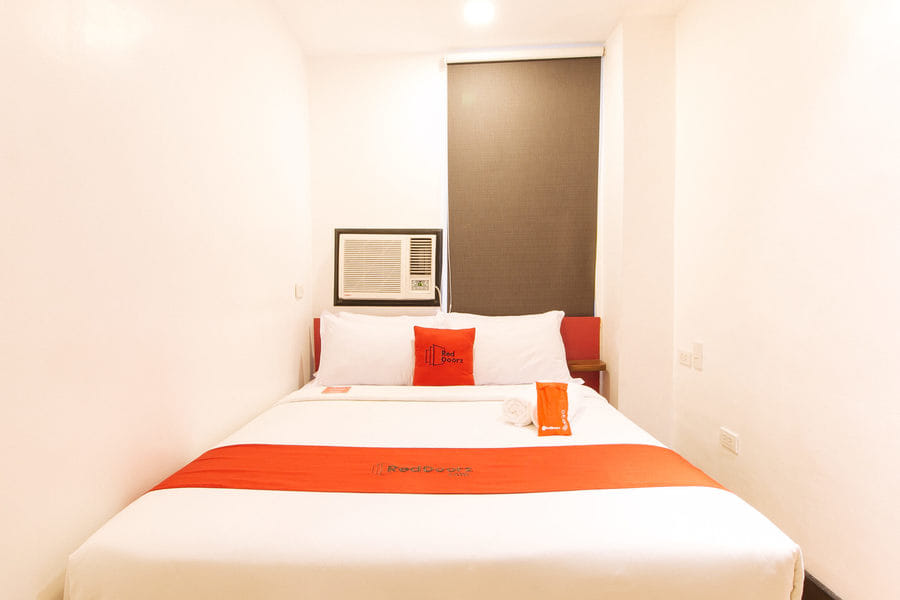 RedDoorz Plus @ MM Hotel Las Pinas