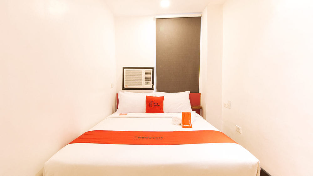 RedDoorz Room