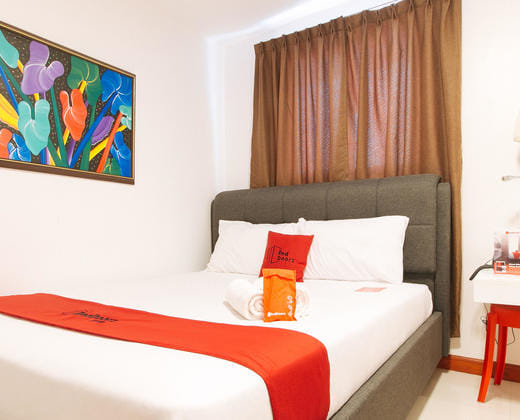 RedDoorz Plus @ Costa Roca Balamban