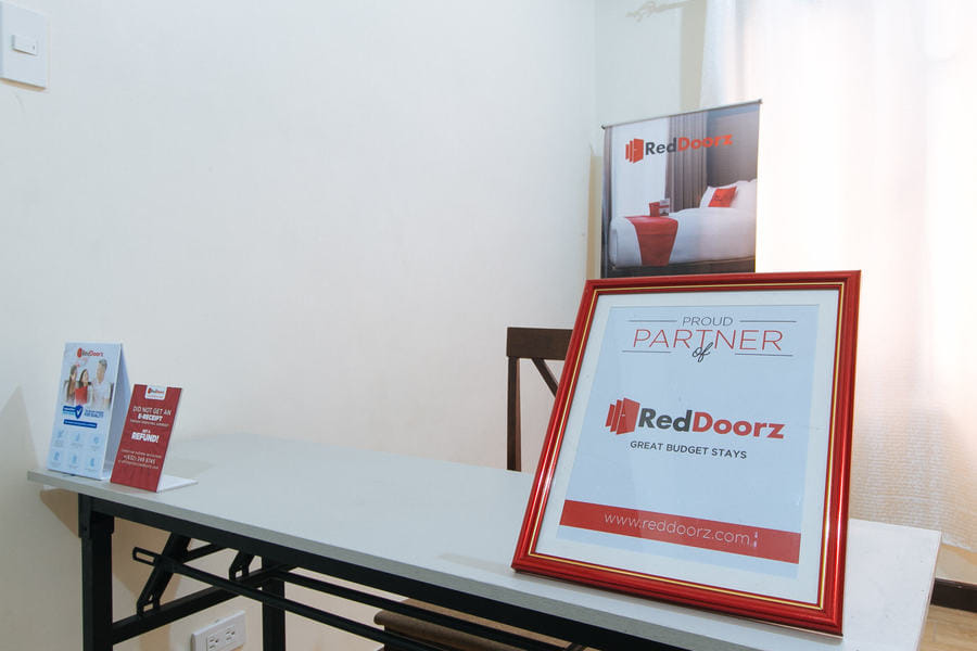 RedDoorz Plus @ Costa Roca Balamban