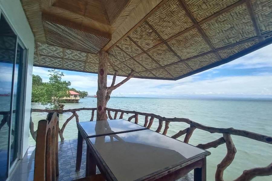 RedDoorz Plus @ Costa Roca Balamban