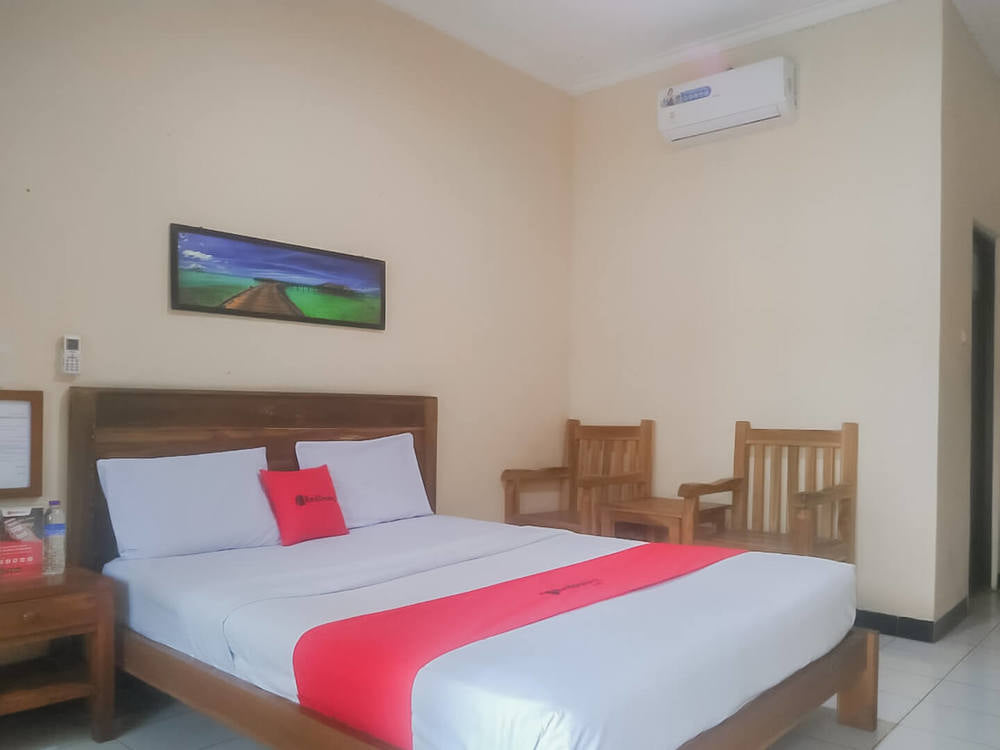 RedDoorz Room
