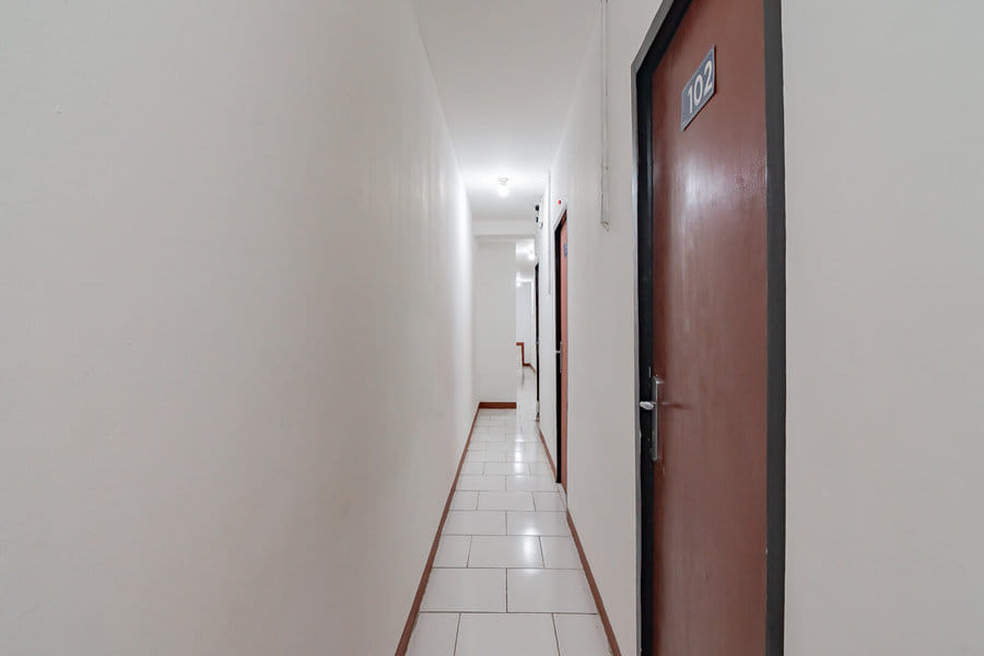 RedDoorz near Riau Junction Mall 2