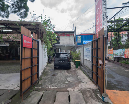 RedDoorz near Riau Junction Mall 2