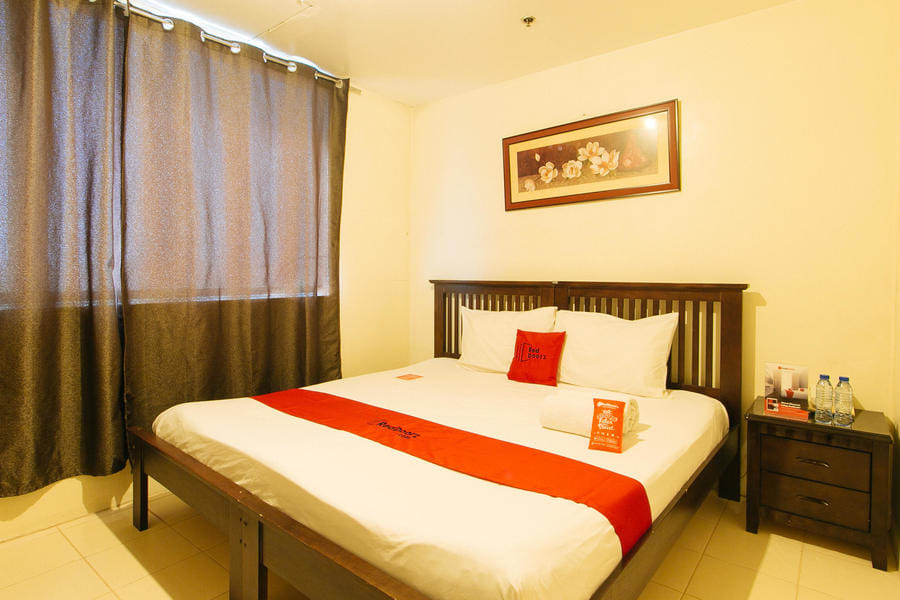 RedDoorz Plus @ E Rodriguez corner Banawe