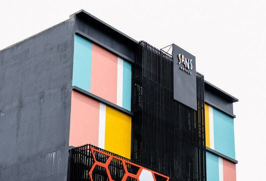 Booking Hotel Sans Hotel Roxy Jakarta murah di RedDoorz