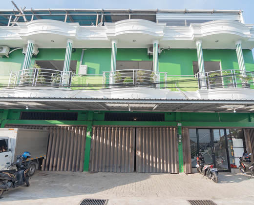 RedDoorz Plus near Siloam Hospital Balikpapan