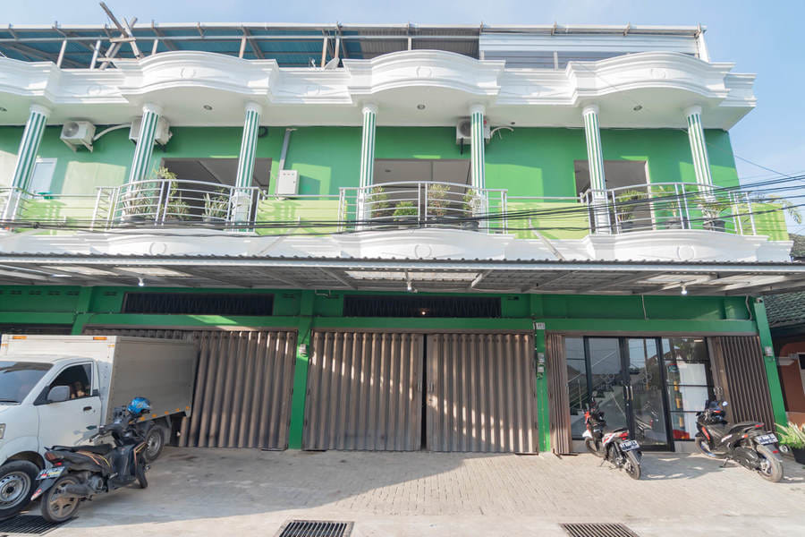 RedDoorz Plus near Siloam Hospital Balikpapan