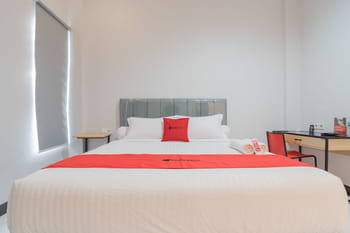 RedDoorz Plus near Siloam Hospital Balikpapan