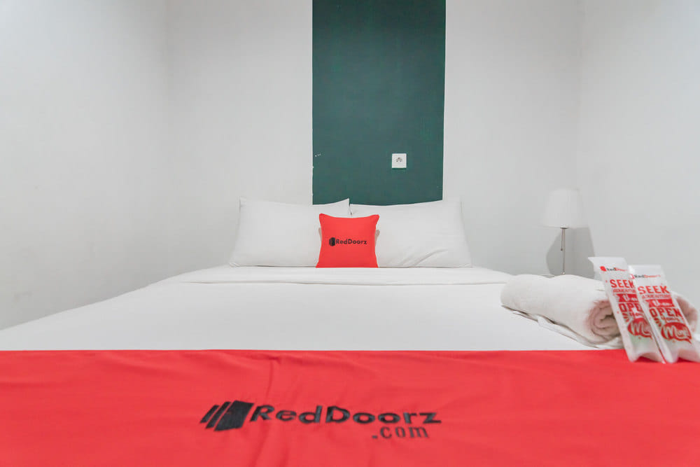 RedDoorz Room