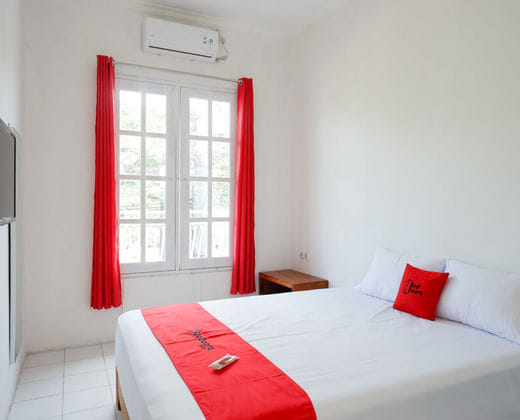 RedDoorz Plus near UMS Solo