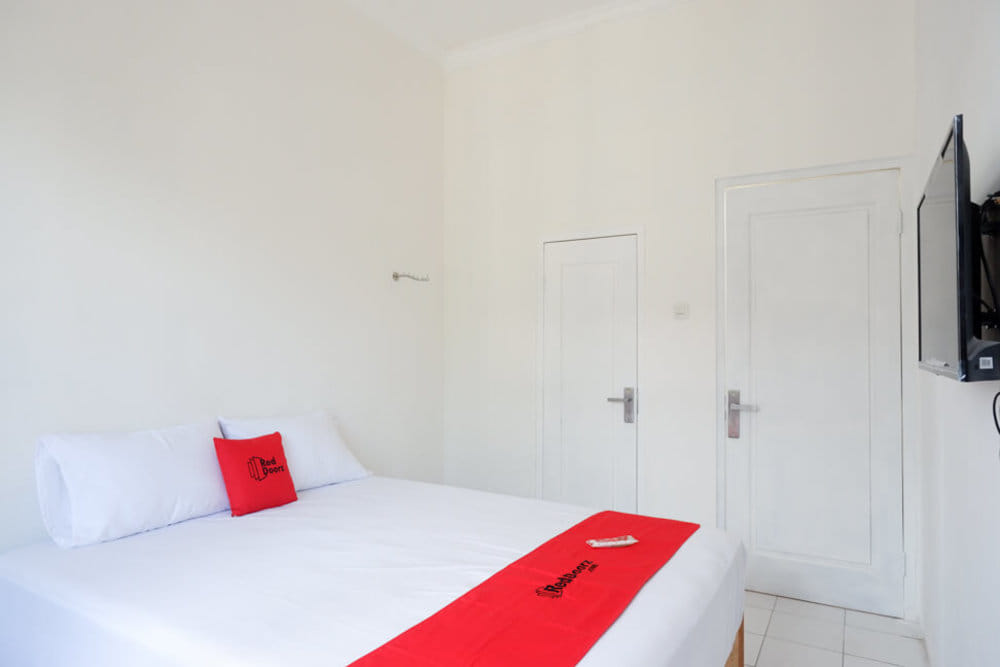 RedDoorz Room