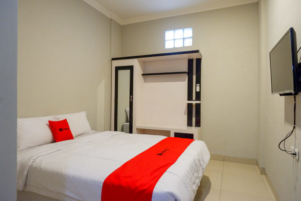 RedDoorz Room