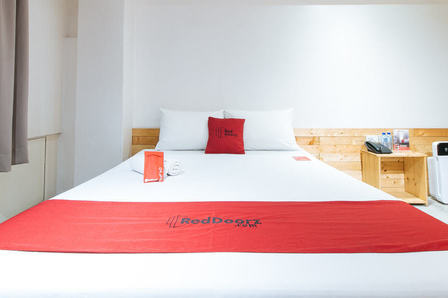 RedDoorz Plus @ Boni Avenue Mandaluyong