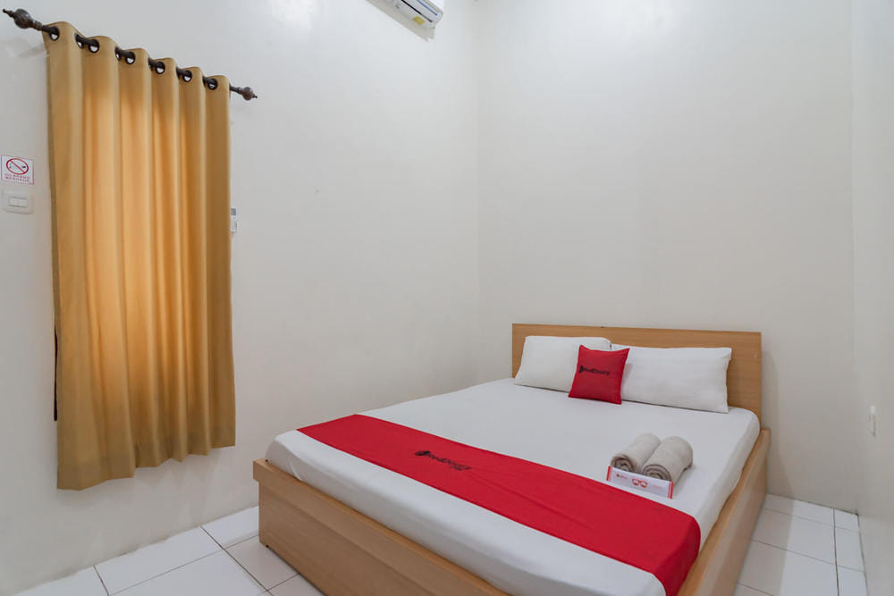 RedDoorz Room