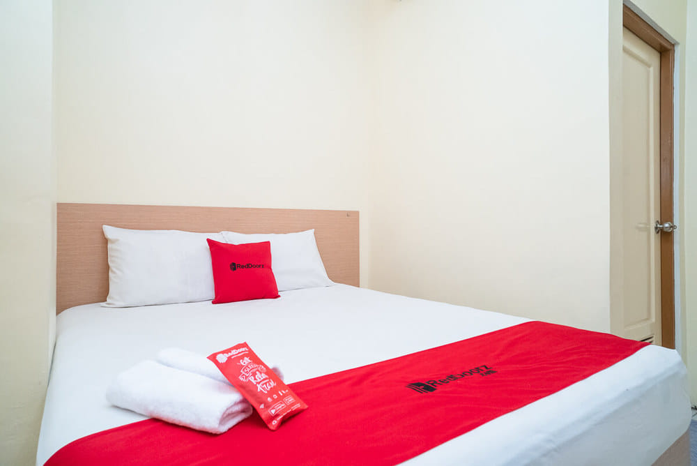 RedDoorz Room