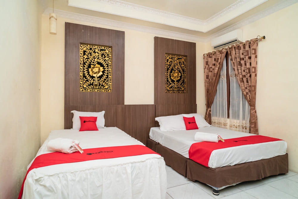 RedDoorz Family Room