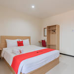 RedDoorz Syariah Plus near Tanjungpura University 2 Pontianak