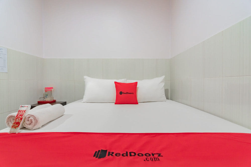 RedDoorz Room
