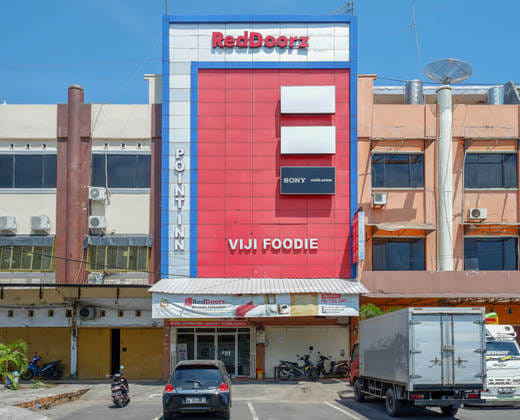 RedDoorz Plus @ Losari Makassar