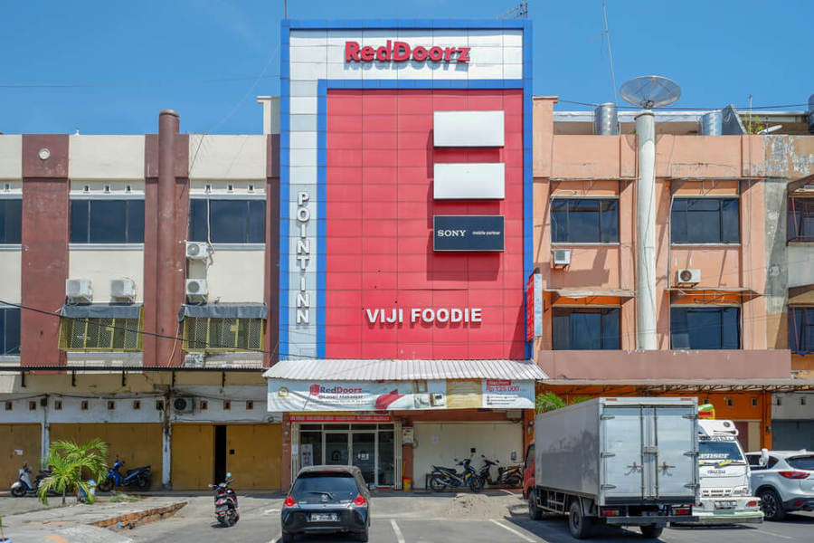 RedDoorz Plus @ Losari Makassar