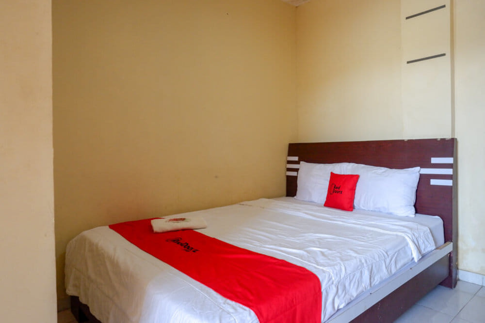 RedDoorz Room