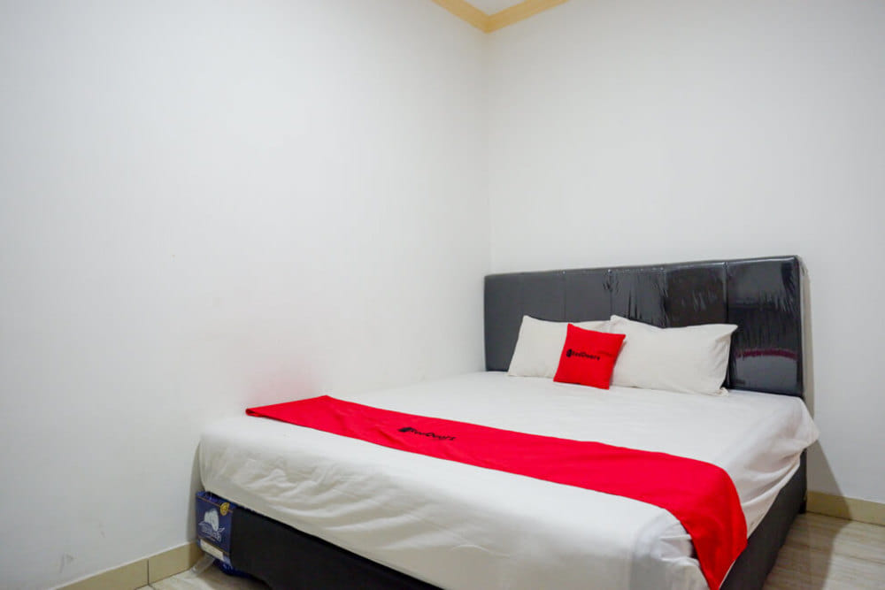 RedDoorz Room