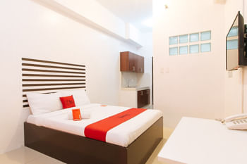 RedDoorz @ Jardin LRT Tayuman Manila