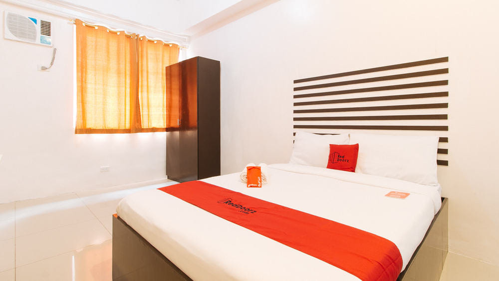 RedDoorz Room