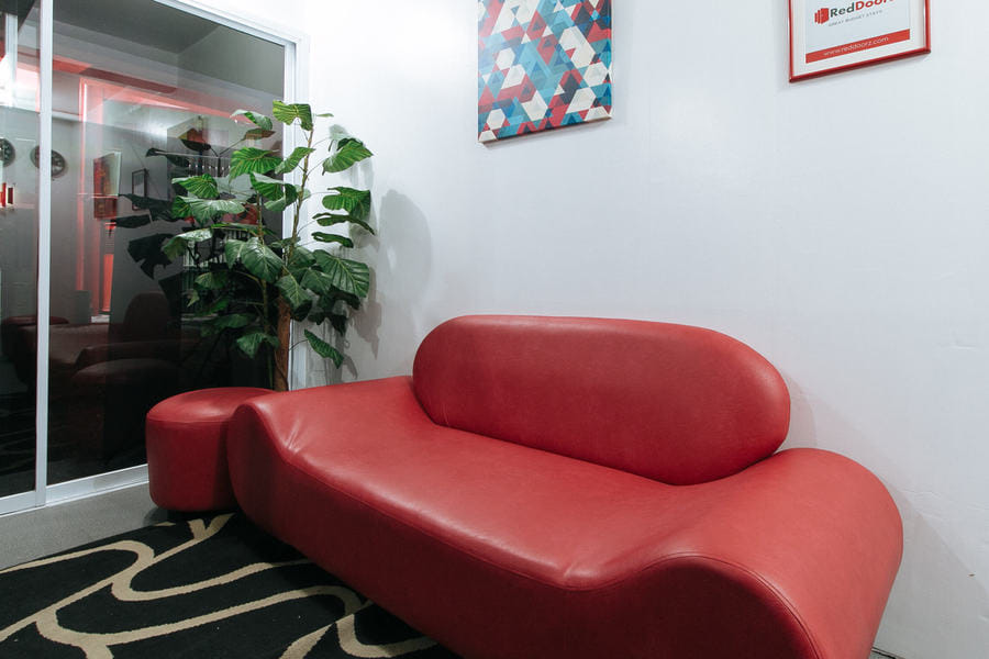 RedDoorz near Pasay Rotonda