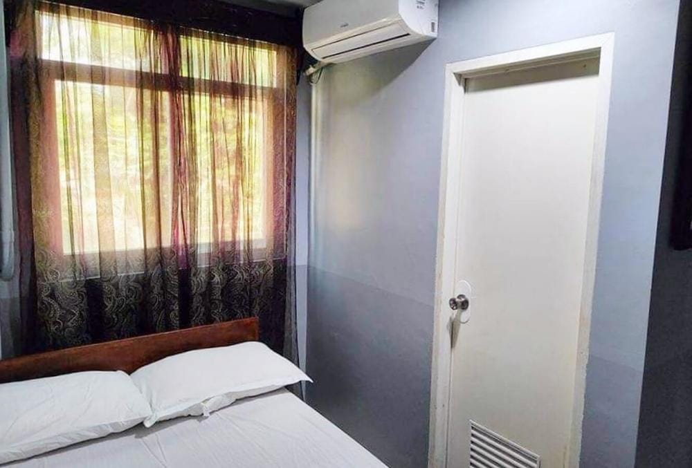 RedDoorz Standard Room