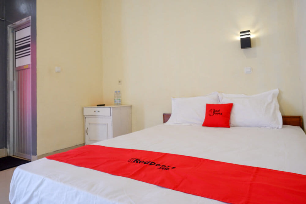 RedDoorz Family Room