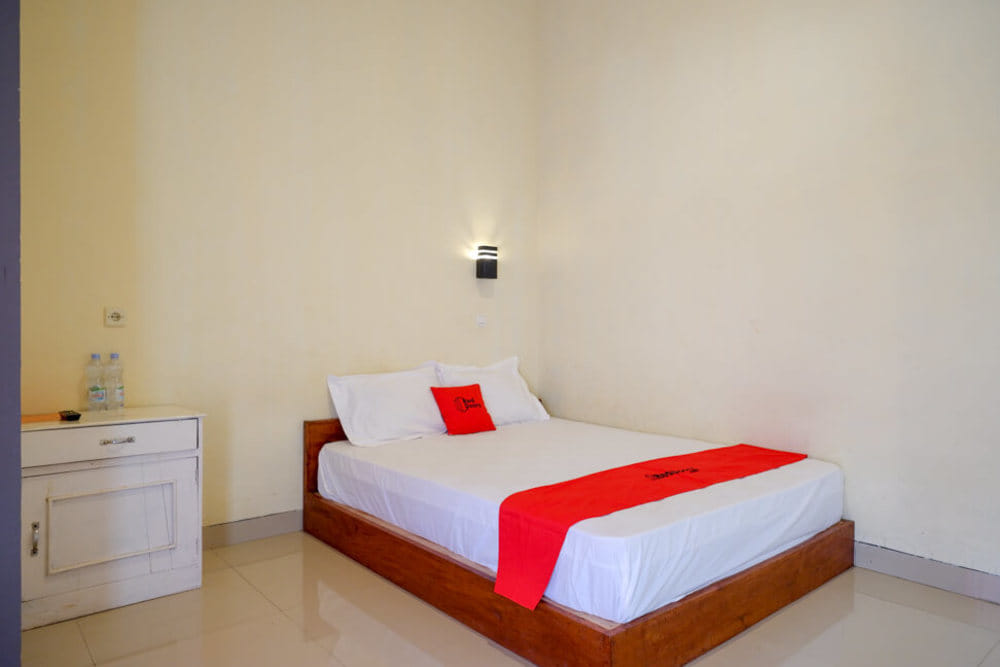 RedDoorz Room