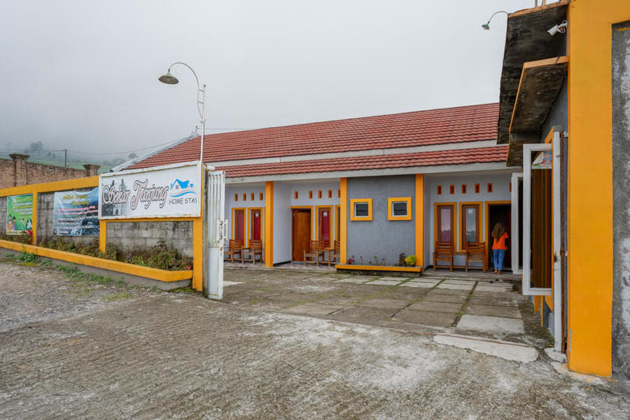 RedDoorz near Candi Cetho Karanganyar