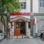 RedDoorz near Stasiun Purwosari