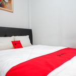 RedDoorz near Jalan Adi Sucipto Solo