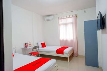 RedDoorz Syariah near Universitas Jenderal Soedirman 2