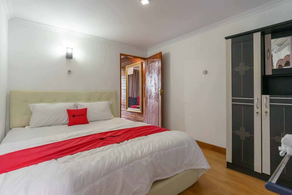 RedDoorz Deluxe Room