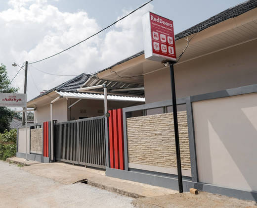 RedDoorz Syariah near Hajimena Lampung