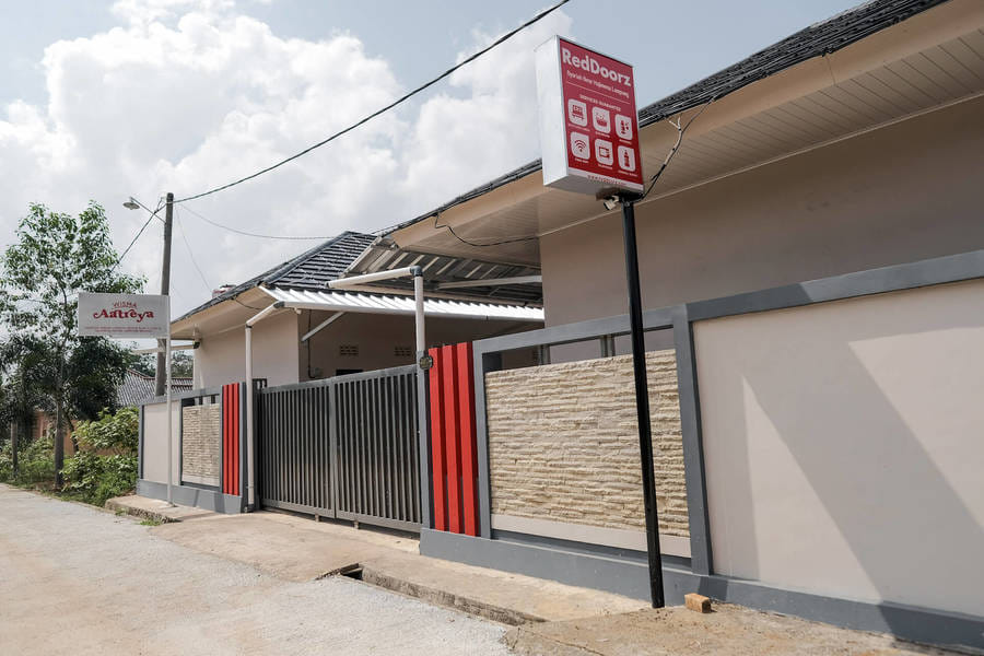 RedDoorz Syariah near Hajimena Lampung