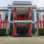 RedDoorz Syariah near Sultan Thaha Airport Jambi