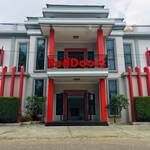RedDoorz Syariah near Sultan Thaha Airport Jambi