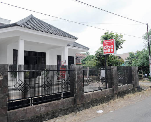 RedDoorz near Politeknik Negeri Lampung