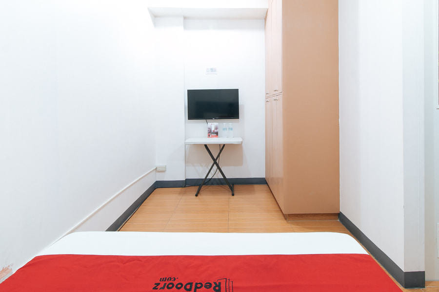 RedDoorz @ CAA Road Las Pinas
