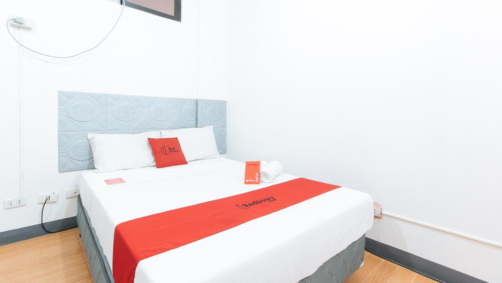 RedDoorz Room