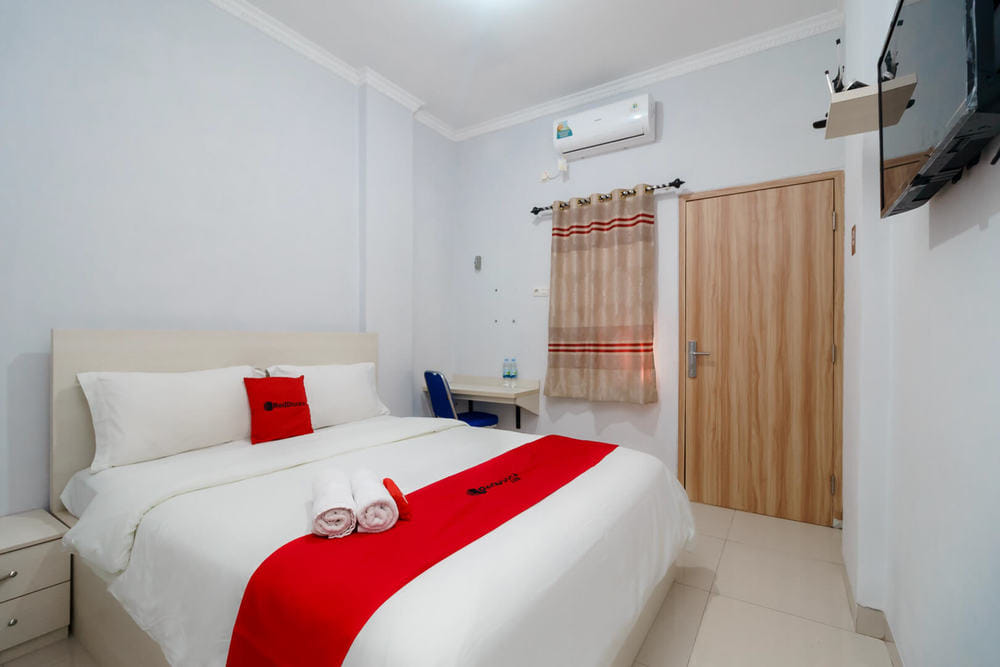 RedDoorz Room