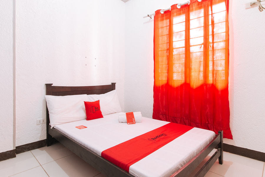 RedDoorz Plus near Tambo Paranaque